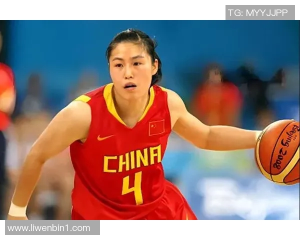 国内篮球运动员与女明星的跨界合作与情感故事探讨